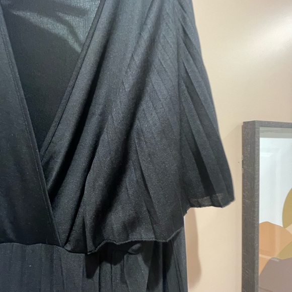 Black Maxi Flutter Sleeve Dress - Picture 3 of 4